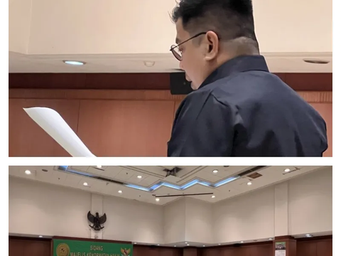 Keputusan itu dibacakan Ketua Majelis Kehormatan Hakim sekaligus Ketua Komisi Yudisial (KY) Amzulian Rifai dalam persidangan di ruang sidang gedung Mahkamah Agung (MA), Jakarta Pusat, Selasa (18/7).