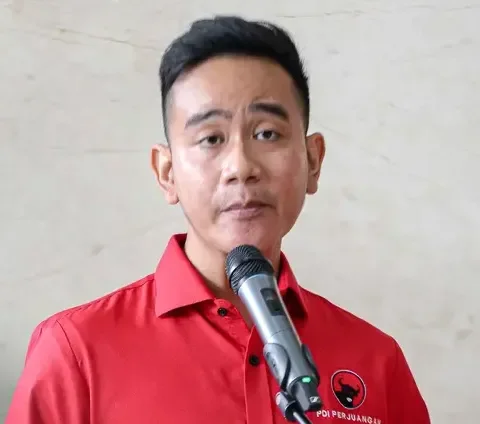 Nama anak Ganjar, Muhammad Zinedine Alam Ganjar dan Wali Kota Solo Gibran Rakabuming Raka bakal masuk dalam timses Ganjar Pranowo. Selain itu, PDIP menggandeng Ketua Taruna Merah Putih (TMP) Aryo Seno Bagaskoro.