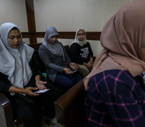 Hingga pada akhirnya keluarga korban mengajukan gugatan class action mewakili 25 korban lainnya ke Pengadilan Negeri Jakarta Pusat sejak awal tahun ini.