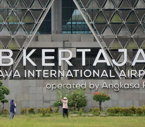 Bandara Kertajati merupakan salah satu dari Proyek Strategis Nasional (PSN) di Jawa Barat yang sedang dikembangkan oleh pemerintah.