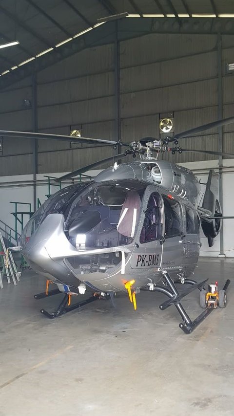 Selanjutnya, tim penyidik melakukan pemblokiran untuk tidak memberikan pelayanan penerbangan terhadap satu unit helikopter jenis Bell 429, nomor registrasi 2946, nomor pendaftaran PK-CLP, nomor serial 57038, milik PT MAN.