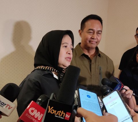 Ketua DPP PDI Perjuangan Puan Maharani menyampaikan beberapa pesan kepada para juru kampanye Bakal Capres PDIP Ganjar Pranowo. Puan menyampaikan dalam penutupan pelatihan juru kampanye Ganjar di Inews Tower, Jakarta, Selasa (18/7).