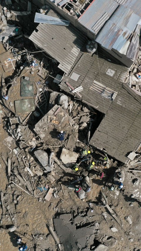 Pemandangan kehancuran terlihat dimana-mana setelah tanah longsor meluluhlantakkan wilayah kotamadya Quetame, departemen Cundinamarca, Kolombia.