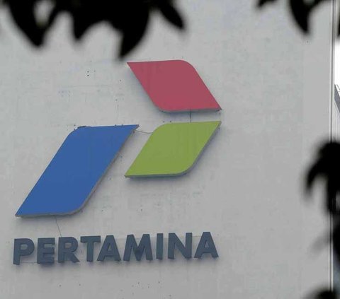 Kebijakan itu membuat arus kas Pertamina negatif. Sehingga membuat perseroan tidak ikut menurunkan harga BBM saat harga minyak mentah dunia merosot, demi menjaga kinerja keuangan yang sudah merah.