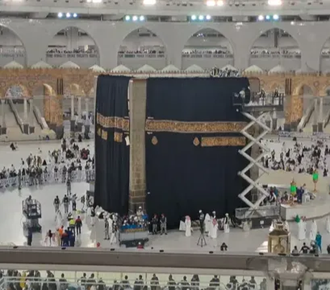 Momen Kiswah, Kain Penutup Ka'bah Diganti Tiap 1 Muharram