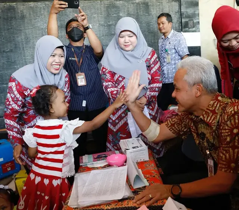 Menurut Gubernur Jawa Tengah ini, relawan Ganjar harus mampu melakukan itu semua. Bukan barisan Ganjar kalau sudah menyerah.