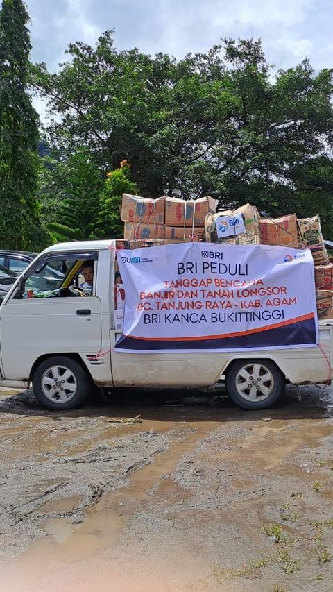 Penyaluran bantuan diberikan di beberapa wilayah salah satunya Kecamatan Tanjung Raya, Kabupaten Agam