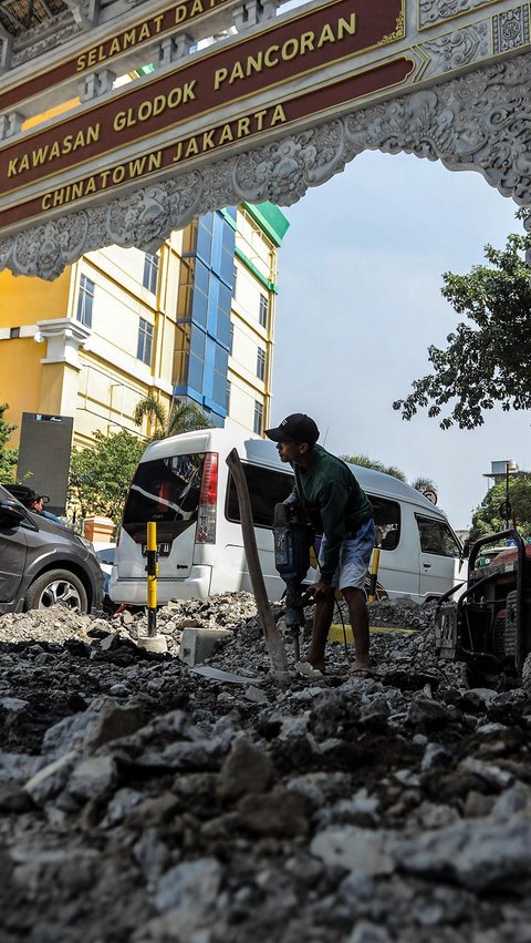 FOTO: Kondisi Trotoar di Kawasan Pasar Petak Sembilan Glodok yang Direvitalisasi agar Ramah Pejalan Kaki