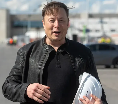 Seperti biasa, perusahaan tersebut akan langsung dipimpin oleh Elon Musk. Beberapa timnya juga ada yang berasal dari Tesla dan Twitter serta beberapa di antaranya pernah memperkuat Google dan Microsoft.