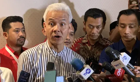 Bakal Calon Presiden PDI Perjuangan Ganjar Pranowo mengaku banyak orang-orang yang menghubunginya melalui pesan singkat WhatsApp.