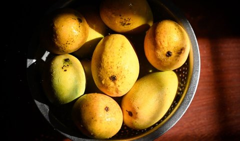 5. Asinan Mangga