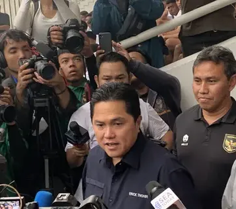 Menurut Erick, terlalu dini untuk membahas cawapres. Sebab, dirinya tengah fokus pada tugasnya sebagai Ketum PSSI dan Menteri BUMN.