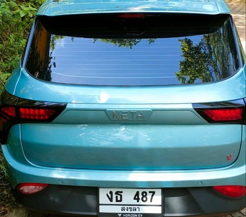 Neta V adalah mobil listrik model SUV kompak dengan kapasitas 5 orang.<br /><br />Kapasitas baterai lithuim ion 40,7 kWh dengan jarak tempuh 385 km