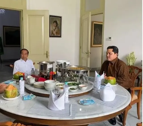 Menteri BUMN, Erick Thohir mengungkapkan bahwa pertemuannya dengan Presiden Joko Widodo dan Menteri Pertahanan Prabowo Subianto di Istana Bogor, Minggu (16/7), membahas mengenai industri pertahanan.