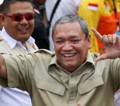 Bambang Kristiono adalah mantan komandan Batalion 42, Grup-4/Sandi Yudha Kopassus pada 1998. Dia juga salah satu komandan ‘Tim Mawar'.