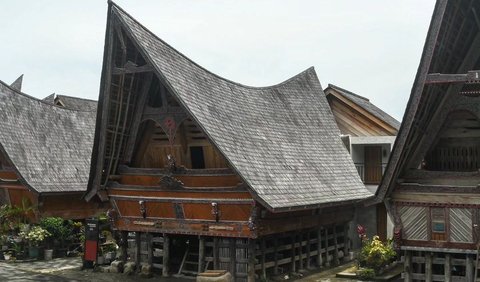 Keunikan Rumah Bolon