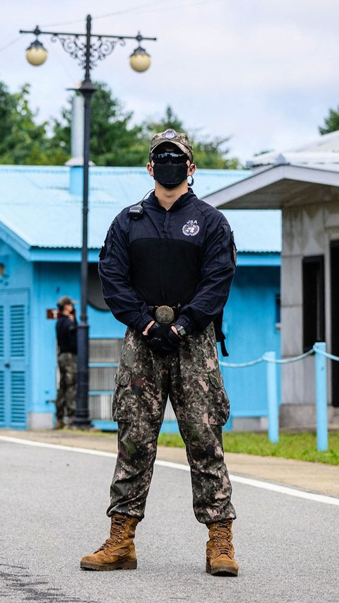 Garis perbatasan Korea Selatan dan Korea Utara yang diterobos Travis King berada di Panmunjom, sebuah kawasan terpenting di Zona Demiliterisasi (DMZ) Korea.