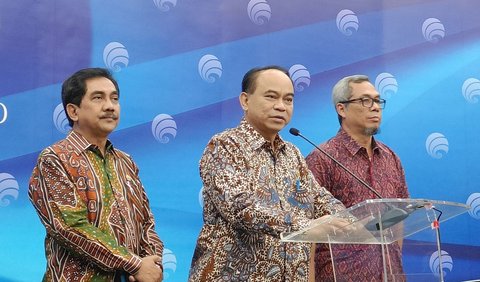 Menteri Komunikasi dan Informatika (Menkominfo) Budi Arie Setiadi mengatakan mengkaji fenomena cross border di TikTok Shop Indonesia melalui Project S-TikTok Shop yang akan berdampak ke UMKM lokal.