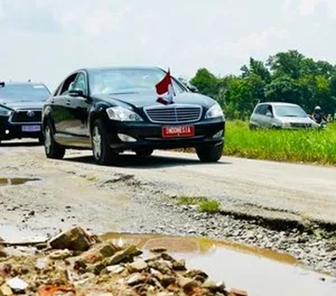 Presiden Joko Widodo (Jokowi) menyebut, proses perbaikan ruas jalan rusak oleh pemerintah pusat di sejumlah provinsi di Tanah Air sudah mulai dilaksanakan. Diantaranya di provinsi Lampung, Sumatera Utara dan Jambi.