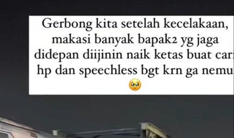 Ia akhirnya menyadari handphone ketinggalan di gerbong kereta. Wanita ini akhirnya masuk ke dalam gerbong dan tak menemukan hpnya.