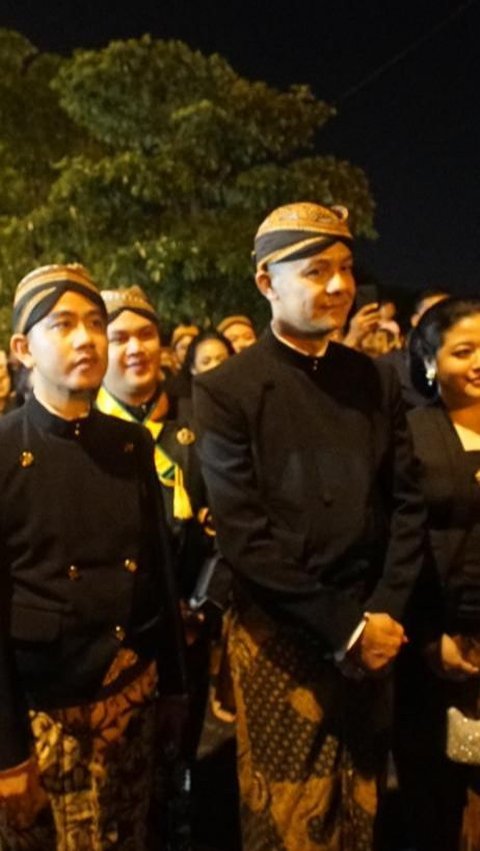 Keseruan Ganjar Pranowo Ikut Kirab Malam Satu Suro di Solo, Berlangsung Khidmat