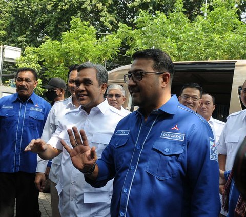 Elite Partai Gerindra pada Kamis (20/7/2023) mendatangi kantor DPP Partai Demokrat di Jakarta. <br /><br />Kedatangan rombongan para elite Gerindra itu dipimpin langsung oleh Sekretaris Jenderal (Sekjen) Partai Gerindra Ahmad Muzani.