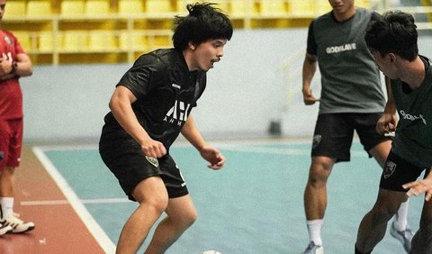 Atta Halilintar diminta main lagi di Liga Pro Futsal Indonesia. Atta bisa bersaing dengan pemain profesional.