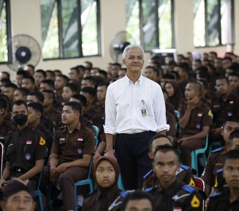 BPS Catat Penduduk Miskin Jateng Turun, Ganjar Ungkap Sederet Program Atasi Kemiskinan