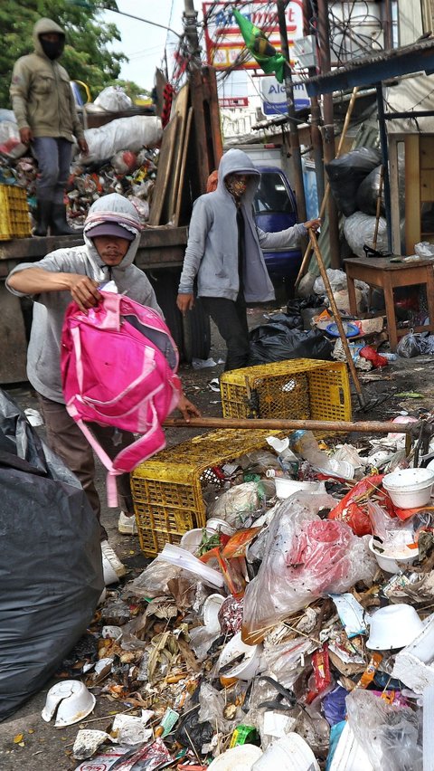 FOTO: Potret Mereka yang Hidup dari Sampah, Beginilah Perjuangannya Setiap Hari