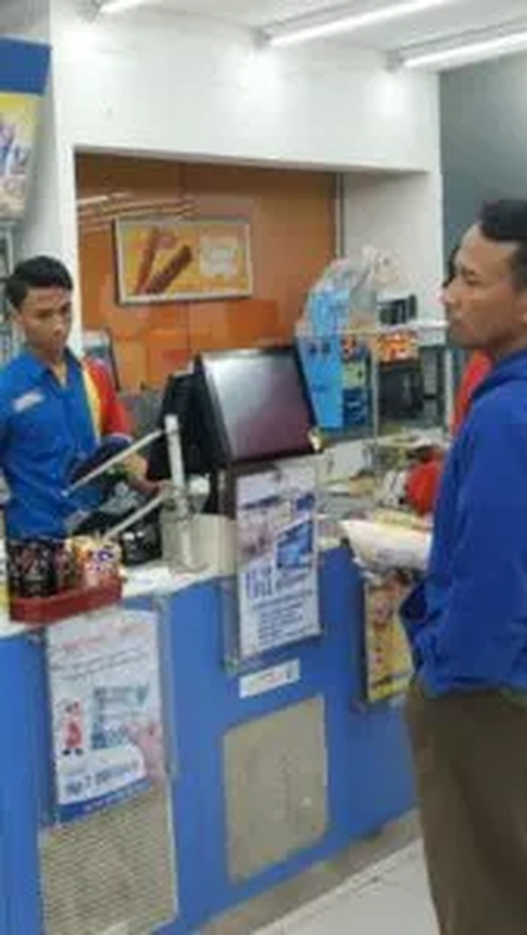 BPKN Pelototi Parkir Liar dan Minta Donasi Uang Kembalian di Indomaret