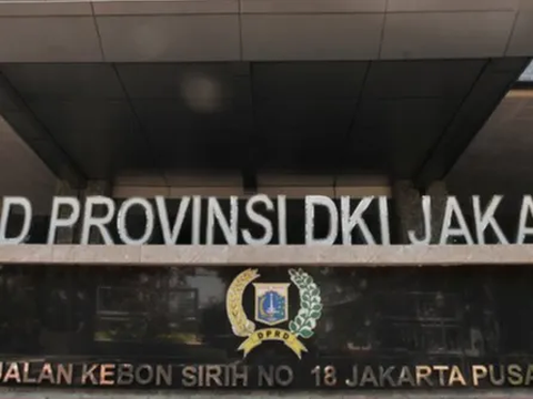 Politisi kelahiran Jakarta, 7 September 1963 ini juga bukan wajah baru di Kebon Sirih.