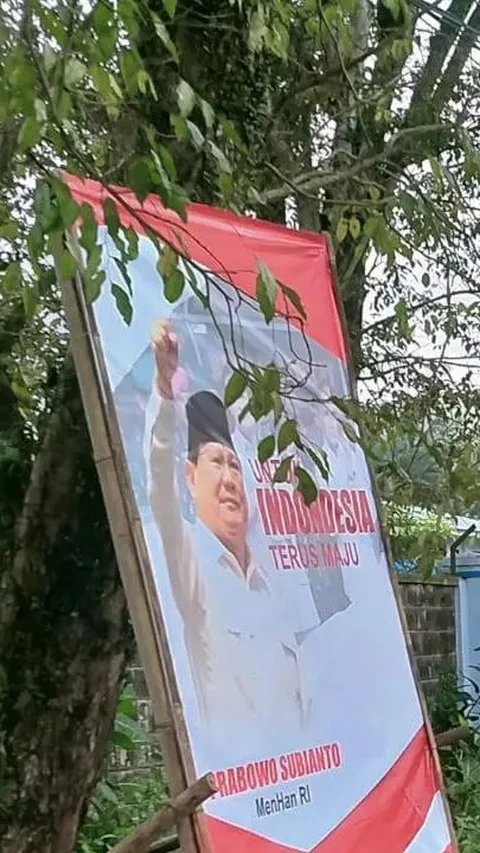 Viral Baliho Prabowo di Kompleks Tentara Langsung Dicopot Oleh TNI AU