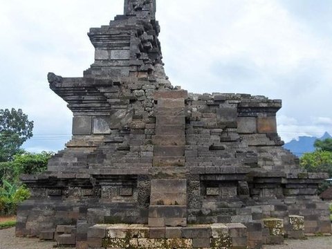 3. Candi Rimbi