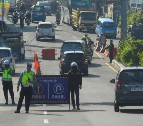 Pengamat Tata Kota, Yayat Supriatna menilai rencana pembangunan jalan Tol Puncak-Cianjur, memerlukan kajian mendalam dalam aspek dampak lingkungan dan potensi kebencanaan yang akan ditimbulkan.