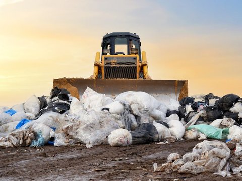 Le Minerale Gandeng PT Polindo Utama, Bukti Nyata Dukung Misi KLHK Kurangi Sampah Nasional