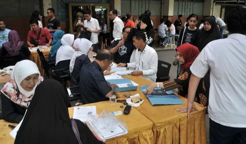 Sejauh ini, Ombudsman baru menemukan dua anggota DPRD Bali yang diduga menitip siswa. Pertama, informasi itu dia dapatkan saat mendatangi salah satu SMA Negeri di Denpasar.