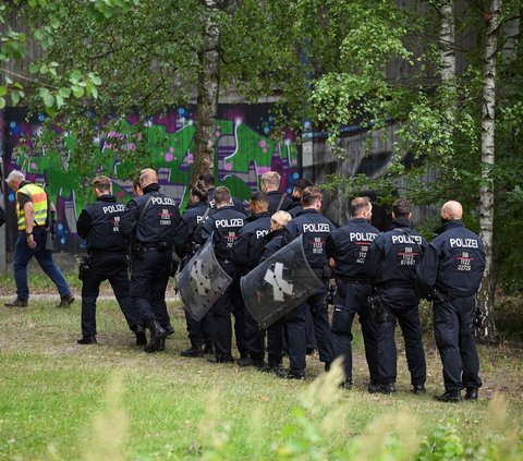 Seekor singa betina dilaporkan berkeliaran di Kota Berlin, Jerman pada Kamis (21/7/2023). Demi keamanan, penduduk Berlin diperingatkan untuk tetap berada di dalam rumah.