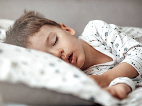 8 Manfaat Minum Susu Sebelum Tidur untuk Anak, Bantu Si Kecil Rileks dan Tidur Nyenyak