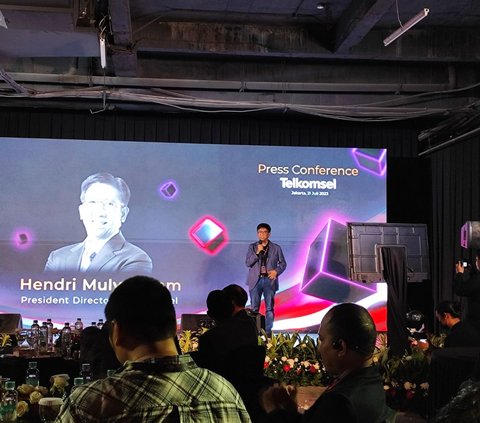 Telkomsel melanjutkan implementasi inisiatif Fixed Mobile Convergence (FMC) dengan meluncurkan produk baru dengan brand “Telkomsel One”.