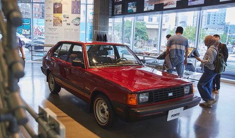 Pada 1976, Pony mampu mencakup 44 persen pangsa pasar mobil penumpang domestik.