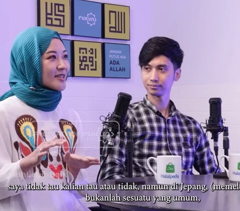 Initially Curious, This Japanese Woman Finally Chooses to Convert to Islam in Indonesia