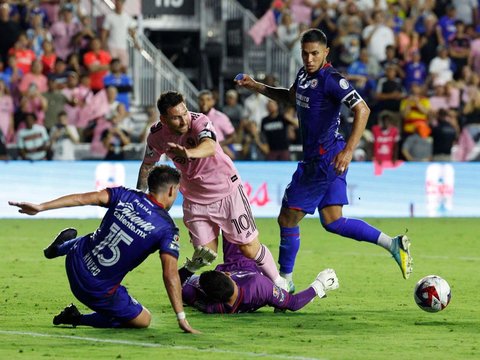 FOTO: Magis Messi Warnai Debut Manis di Inter Miami, Cetak Gol Spektakuler dari Tendangan Bebas