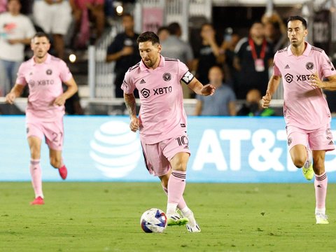 FOTO: Magis Messi Warnai Debut Manis di Inter Miami, Cetak Gol Spektakuler dari Tendangan Bebas