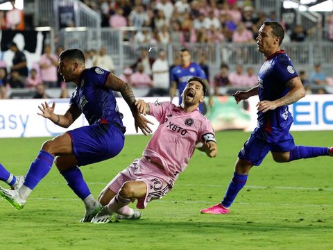 FOTO: Magis Messi Warnai Debut Manis di Inter Miami, Cetak Gol Spektakuler dari Tendangan Bebas