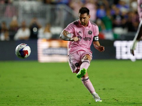 FOTO: Magis Messi Warnai Debut Manis di Inter Miami, Cetak Gol Spektakuler dari Tendangan Bebas