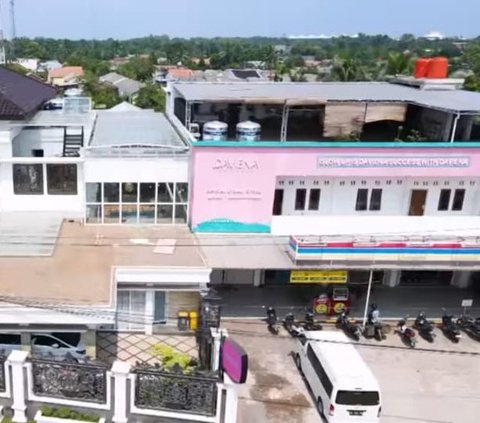 10 Potret Rumah Melvhina Pengusaha Tajir asal Palembang, Luasnya 1000 Meter dan Ada Mini Market