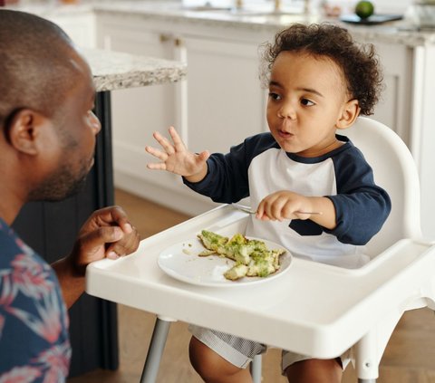 Anak dengan feeding difficulties dapat mengalami pertumbuhan lambat atau gagal karena kekurangan nutrisi yang diperlukan untuk pertumbuhan dan perkembangan yang optimal sesuai usianya. Selain itu, mereka juga dapat terpengaruh dalam perkembangan kognitifnya, seperti kesulitan berkonsentrasi, daya ingat lemah, dan kemampuan kognitif lainnya.