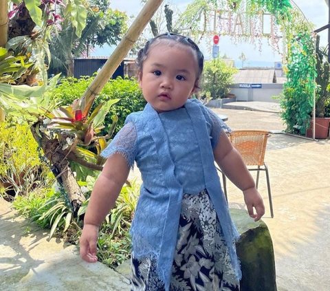 Cantik dan Anggunnya Xarena Anak Siti Badriah Pakai Kebaya, Netizen Auto Gemas!