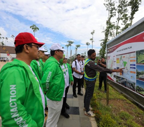 Plt Ketua Umum Partai Persatuan Pembangunan (PPP) Muhamad Mardiono bersama rombongan kadernya berkunjung ke kawasan Ibu Kota Negara (IKN) Nusantara, di Penajam Paser Utara, Kalimantan Timur.