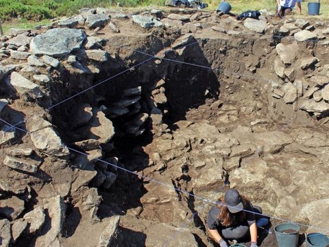 Pemakaman Zaman Purba Berusia 5.000 Tahun Ditemukan di Atas Bukit, Begini Bentuknya